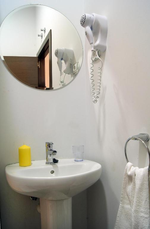 Hostal Cibeles Мадрид Стая снимка