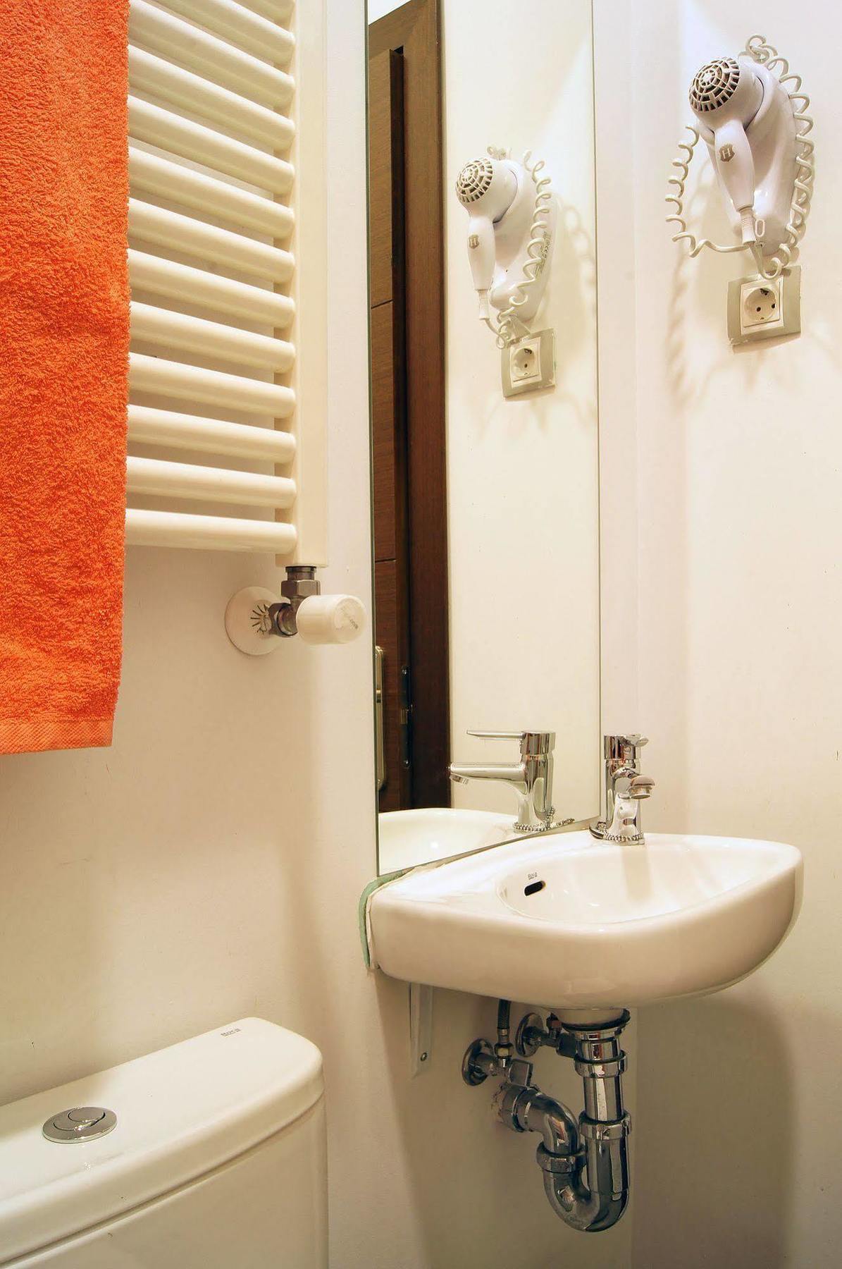 Hostal Cibeles Мадрид Екстериор снимка