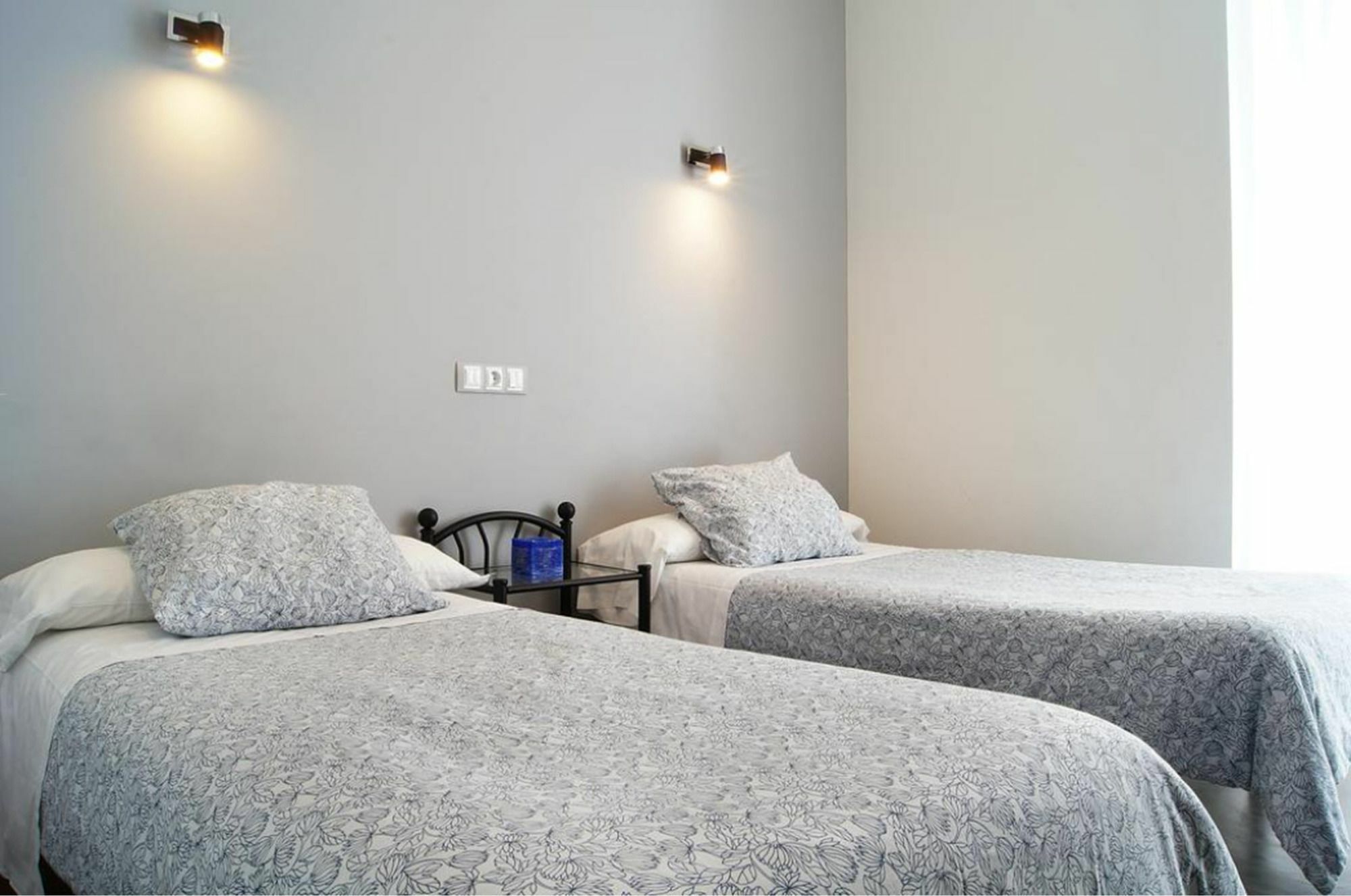 Hostal Cibeles Мадрид Екстериор снимка